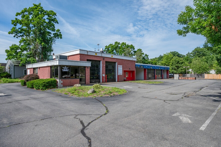 386 Daniel Webster Hwy, Merrimack, NH for sale - Building Photo - Image 2 of 17