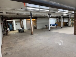 911 N Monroe St, Portland, OR for lease Interior Photo- Image 2 of 7