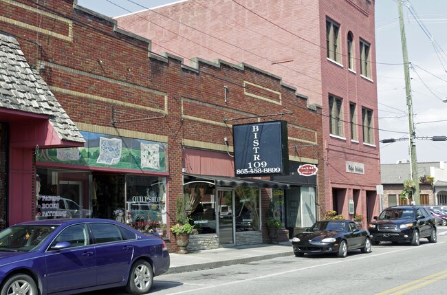 Plus de détails pour 109 Bruce St, Sevierville, TN - Commerce de détail à louer