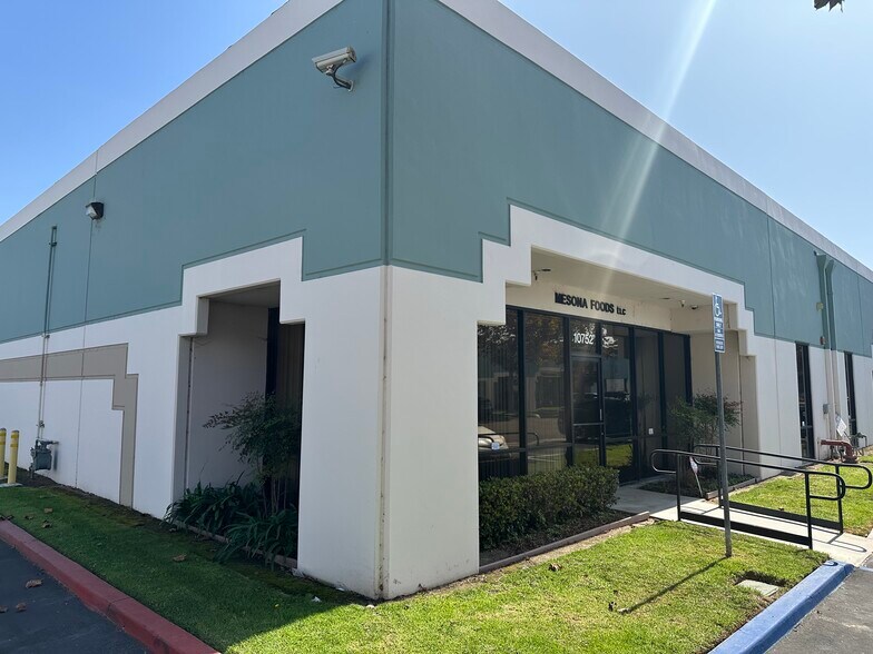 10742-10752 Noel St, Los Alamitos, CA à vendre - Photo du bâtiment - Image 2 de 22