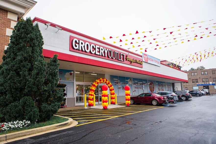 540-598 Cranbrook Rd, Cockeysville, MD for lease - Building Photo - Image 2 of 12