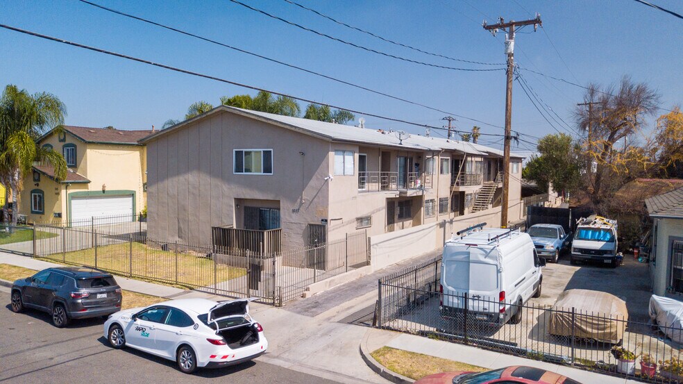 1017 W 95th St, Los Angeles, CA for sale - Building Photo - Image 2 of 23