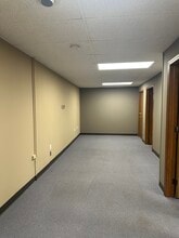53 Connecticut Blvd, East Hartford, CT for lease Interior Photo- Image 1 of 4