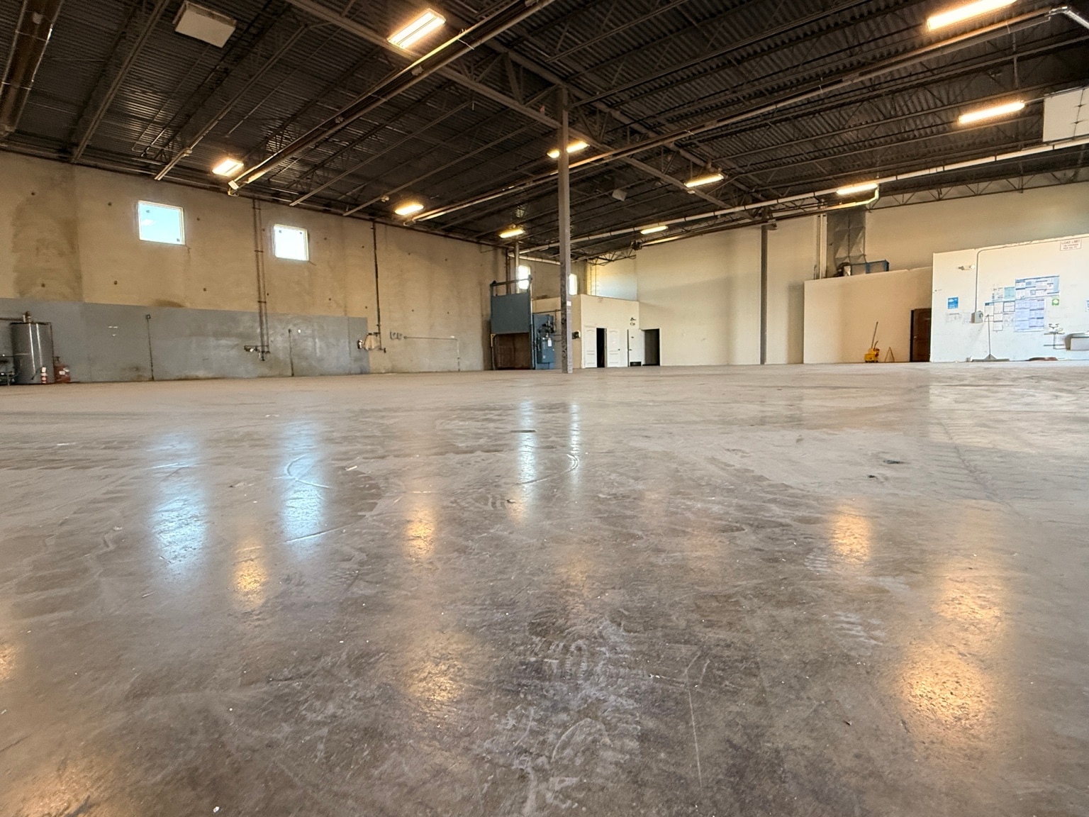 1895 N 600 W, Logan, UT for lease Interior Photo- Image 1 of 11