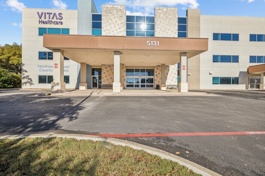 5131 Medical Dr, San Antonio, TX à louer - Photo du bâtiment - Image 3 de 14