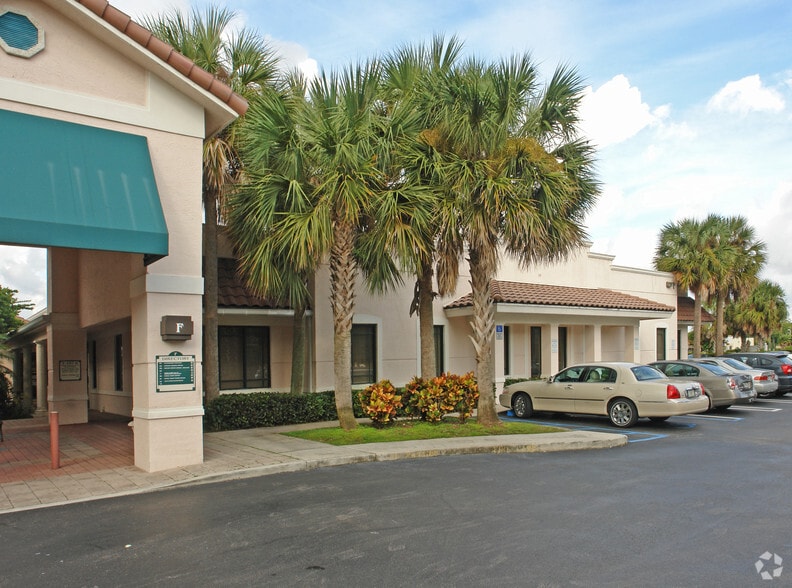 4800 Linton Blvd, Delray Beach, FL for lease - Building Photo - Image 2 of 12