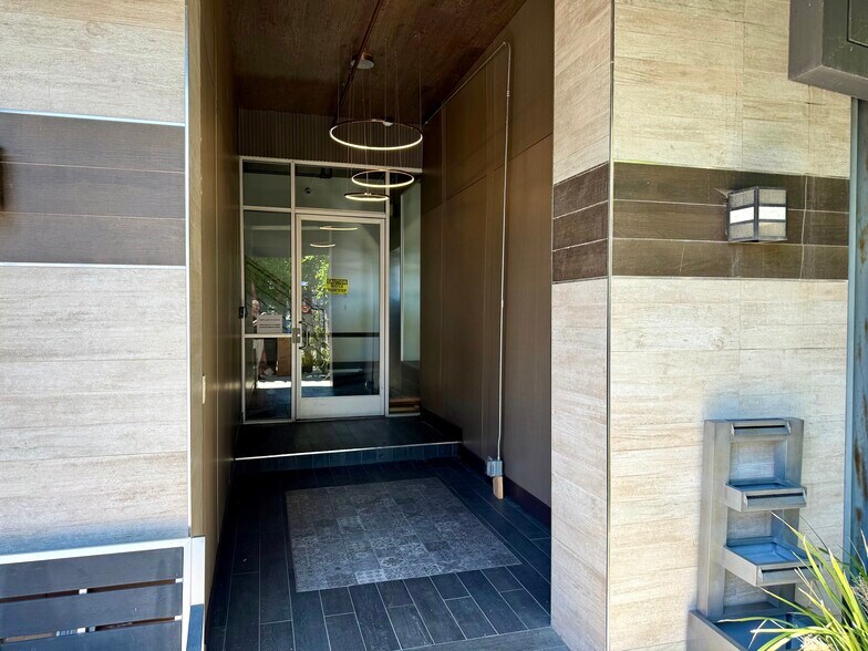 1200-1204 Venice Blvd, Los Angeles, CA à louer - Photo du bâtiment - Image 3 de 13