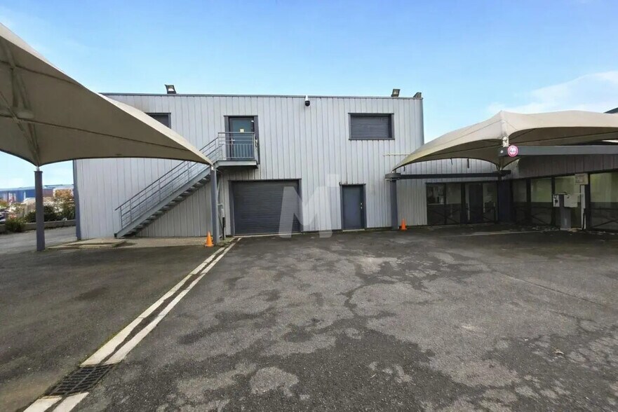 Office in Moissy-Cramayel for sale - Building Photo - Image 2 of 14