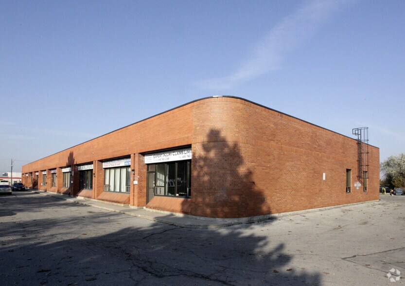 2300 Finch Ave W, Toronto, ON à vendre - Photo principale - Image 1 de 1