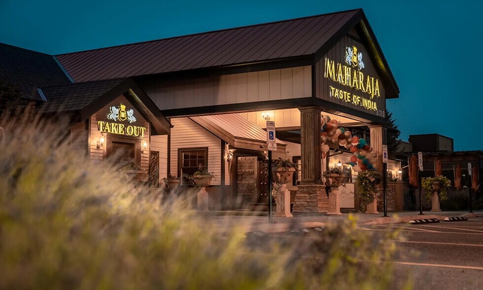 8110 W Gage Blvd, Kennewick, WA à vendre - Photo du bâtiment - Image 2 de 9