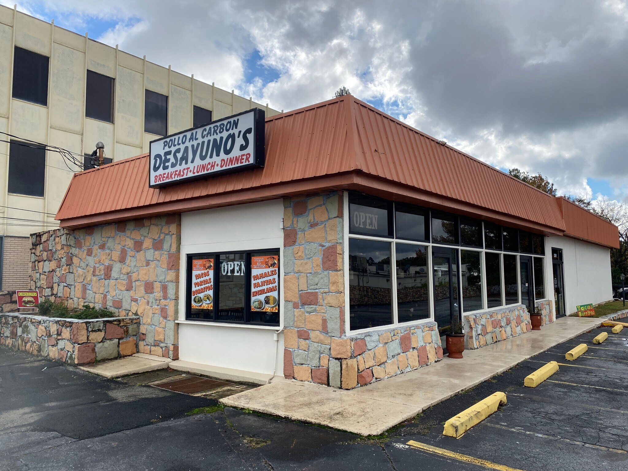 2501 Chamblee Tucker Rd, Chamblee, GA à vendre Photo du bâtiment- Image 1 de 13