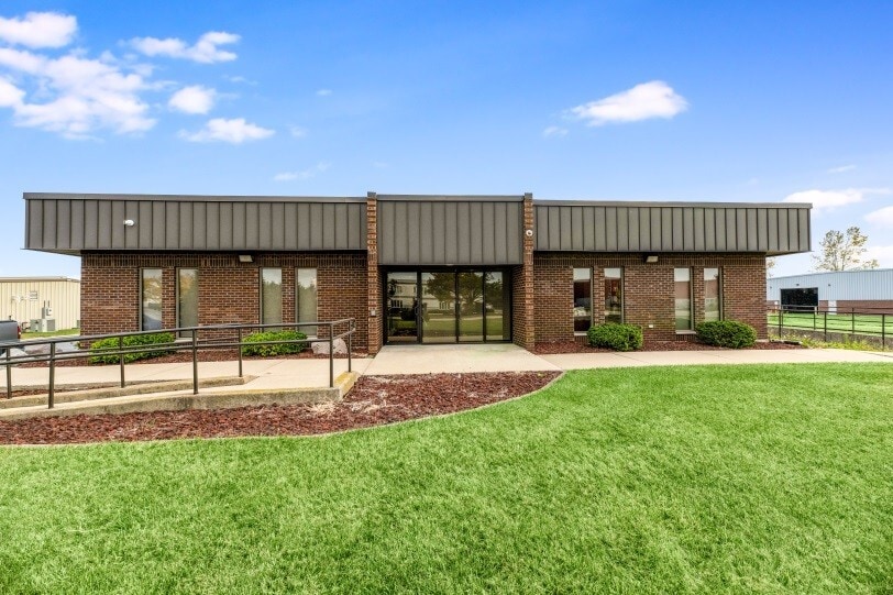 9325 Gulfstream Rd, Frankfort, IL for lease Interior Photo- Image 1 of 16