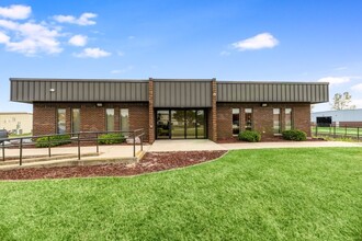 9325 Gulfstream Rd, Frankfort, IL for lease Interior Photo- Image 1 of 16