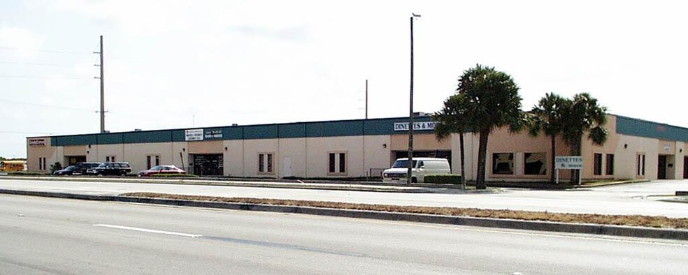 3500 45th St, West Palm Beach, FL à louer - Photo du bâtiment - Image 2 de 11