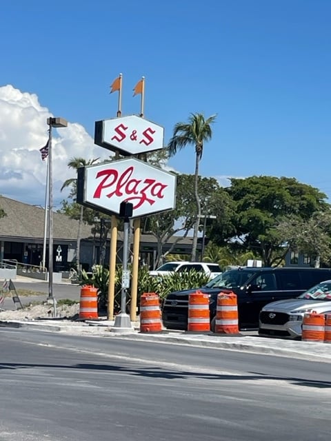 5334 Gulf Dr, Bradenton Beach, FL for lease Primary Photo- Image 1 of 2