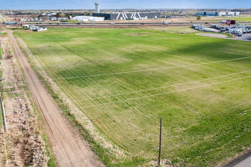 6593 Kadler Ave NE, Monticello, MN à vendre - Photo du bâtiment - Image 2 de 9