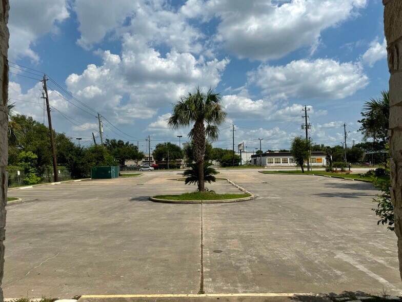 7995 Bellfort St, Houston, TX à louer - Photo du bâtiment - Image 3 de 8