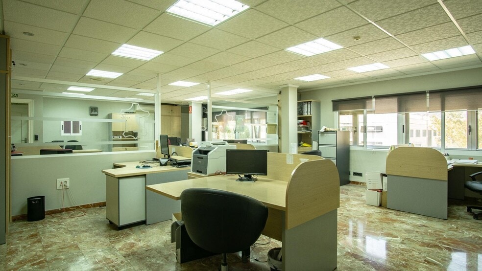 Industrial in Elda, Alicante for lease - Interior Photo - Image 2 of 18