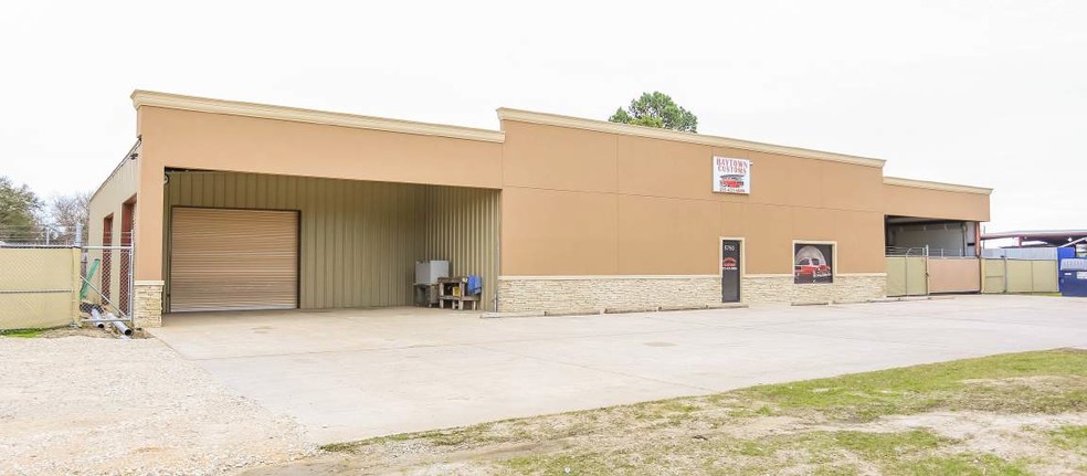 5750 N Main St, Baytown, TX à vendre - Photo du bâtiment - Image 1 de 1