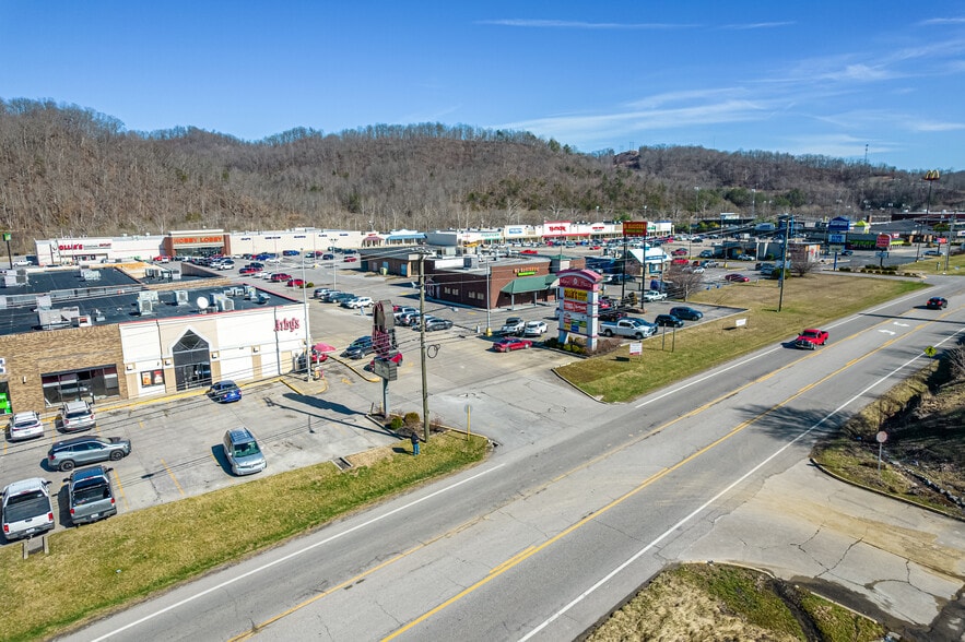 309-419 KY-321, Paintsville, KY for lease - Primary Photo - Image 1 of 18