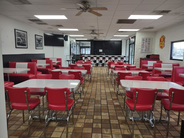 75 Fifth St SE, Barberton, OH for lease - Interior Photo - Image 3 of 5