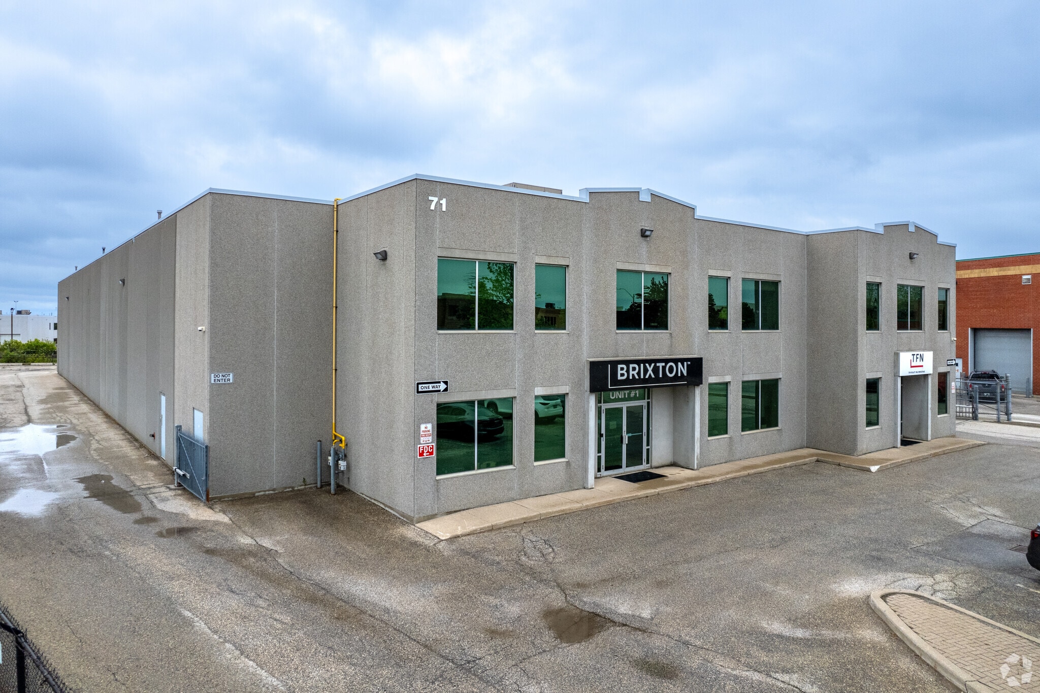 71 Villarboit Cres, Concord, ON for lease Primary Photo- Image 1 of 3