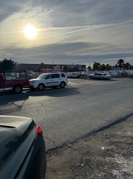 4182 E Lake Mead Blvd, Las Vegas, NV à vendre - Autre - Image 2 de 11