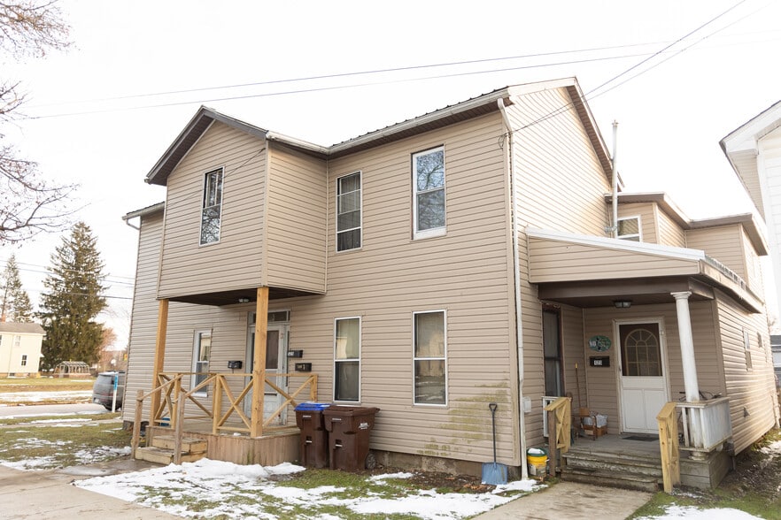 125 E Main St, Titusville, PA à vendre - Photo du bâtiment - Image 2 de 14