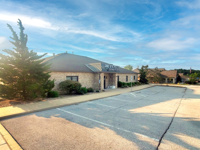 1060 Meyer Rd, Wentzville, MO for lease - Building Photo - Image 1 of 6