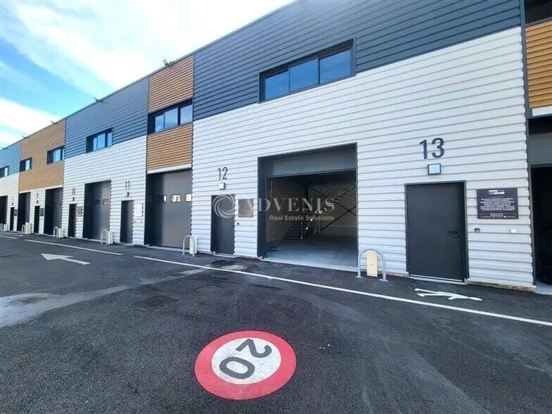 Flex dans Épinay-sur-Seine à louer - Photo du bâtiment - Image 2 de 11