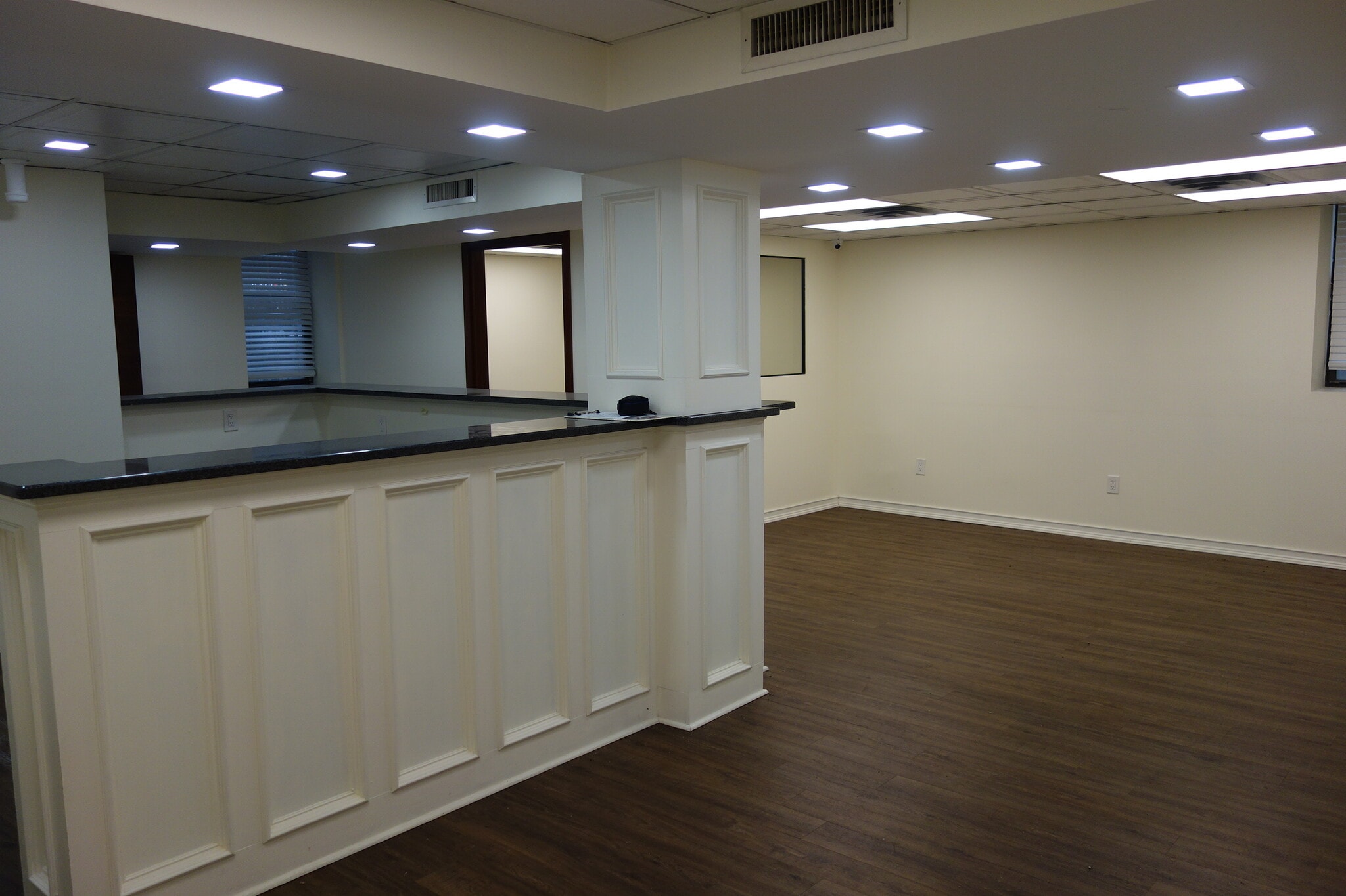 6433 98th St, Rego Park, NY for lease Interior Photo- Image 1 of 42