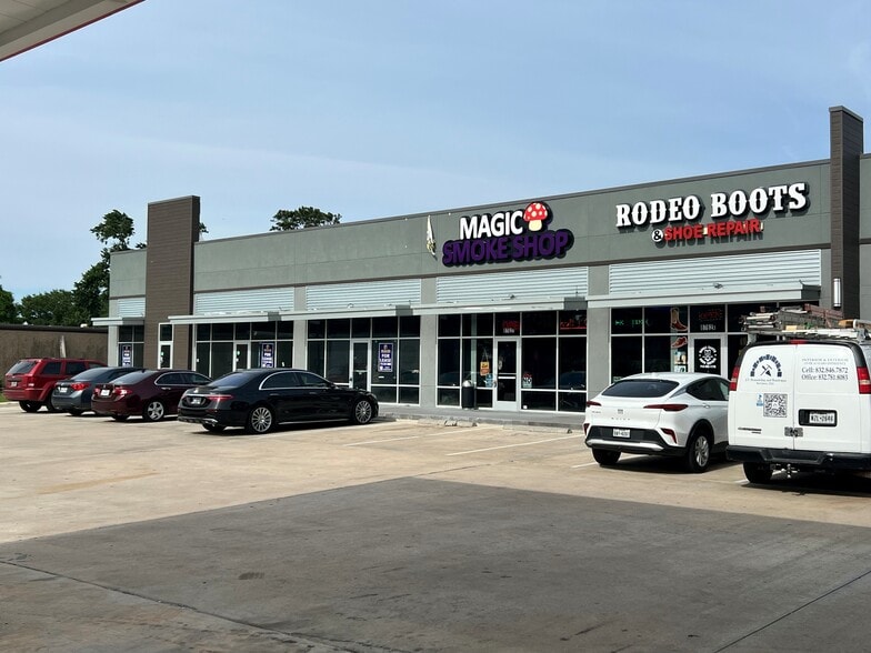 8760 Long Point Rd, Houston, TX à louer - Photo du bâtiment - Image 1 de 3