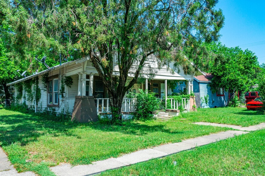 405 N Virginia St, Terrell, TX for sale - Building Photo - Image 3 of 20