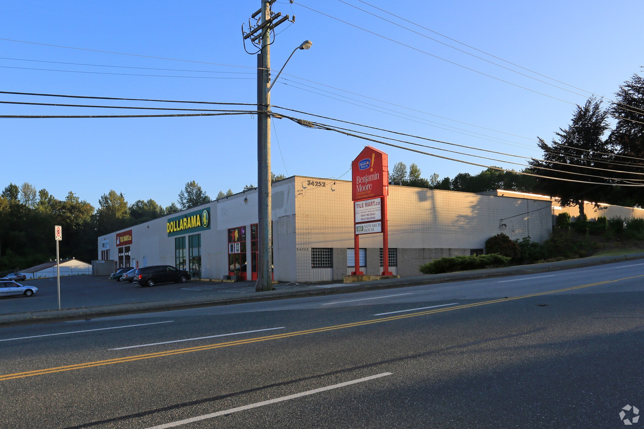 34252 Marshall Rd, Abbotsford, BC à louer Photo principale- Image 1 de 3