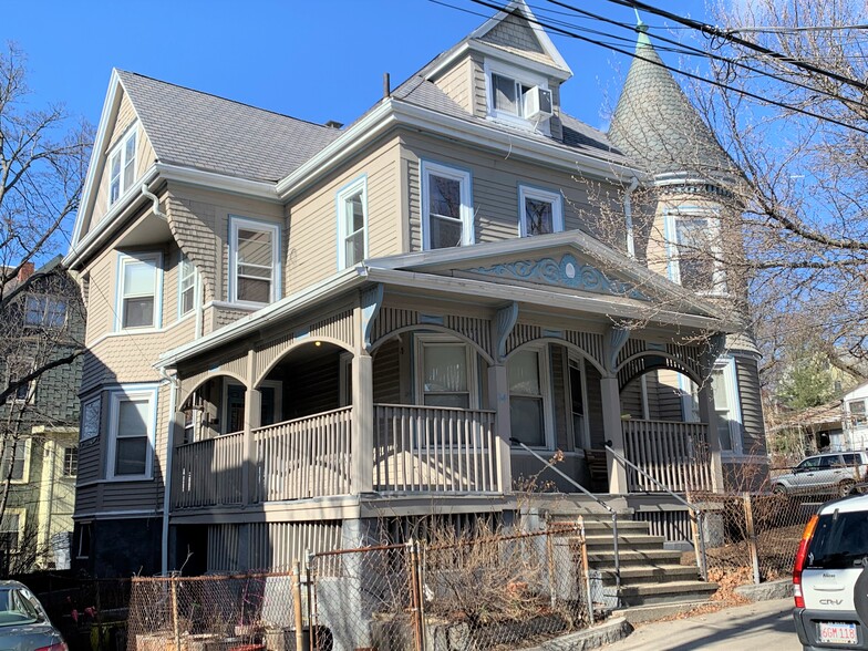 24 Walnut St, Somerville, MA à vendre - Photo principale - Image 1 de 1