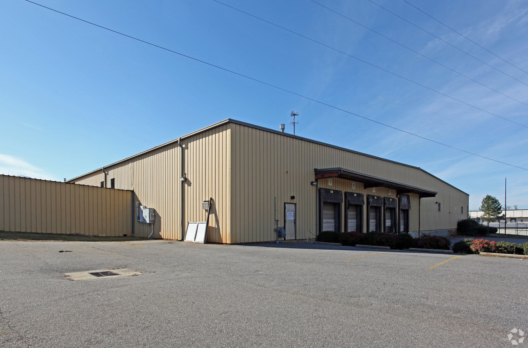 1735 Weinig St, Statesville, NC for lease Building Photo- Image 1 of 8