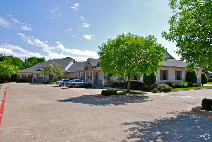 2609 Sagebrush Dr, Flower Mound, TX à louer - Photo du bâtiment - Image 2 de 7