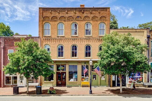 Plus de détails pour 109 E Main St, Jonesborough, TN - Commerce de détail à vendre