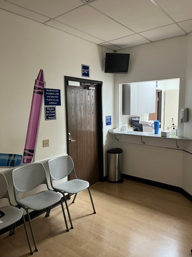 7601 Hospital Dr, Sacramento, CA 95823 - Unité 101 -  - Photo intérieure - Image 1 of 6