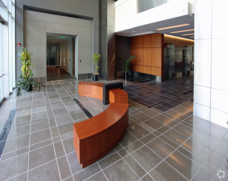 3661 Valley Centre Dr, San Diego, CA for lease - Building Photo - Image 2 of 10