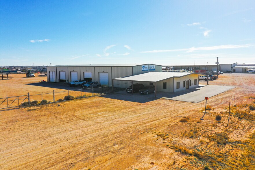 5910 N FM 1788, Midland, TX à louer - Photo du bâtiment - Image 2 de 15