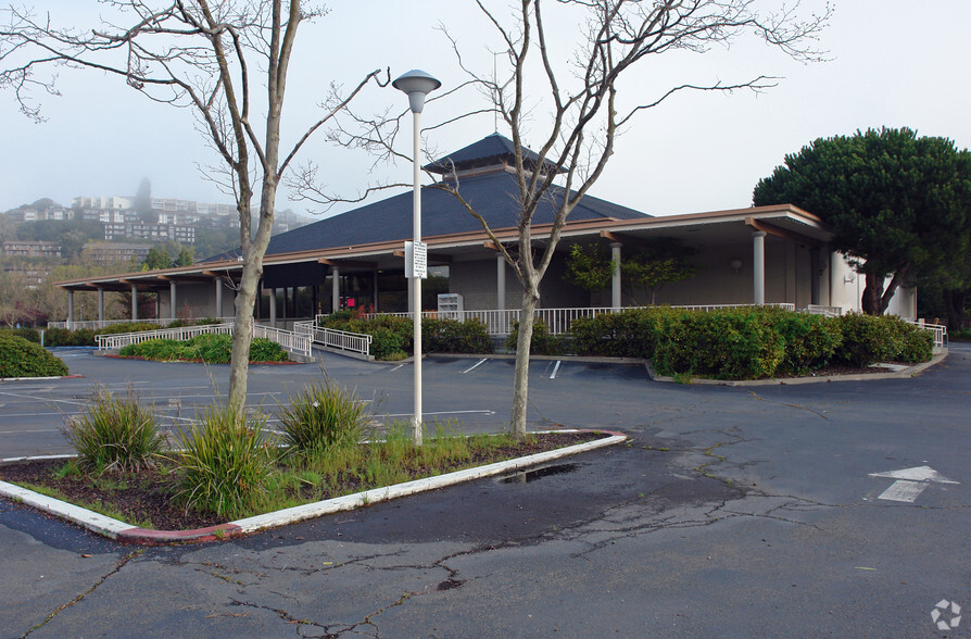 1555-1599 Tiburon Blvd, Belvedere Tiburon, CA for lease - Building Photo - Image 3 of 3