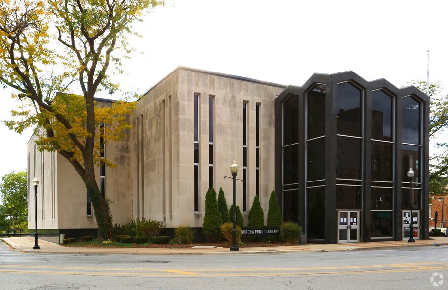 1 E Benton St, Aurora, IL à louer - Photo du bâtiment - Image 3 de 4