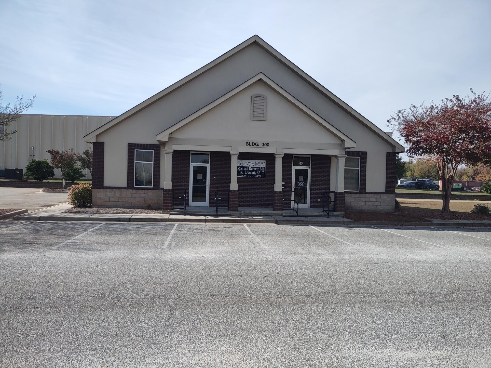 140 Osigian Blvd, Warner Robins, GA for lease Building Photo- Image 1 of 3