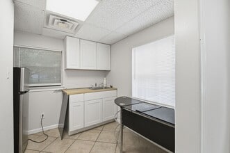 2906 Woodlawn Rd, McKinney, TX for lease Interior Photo- Image 2 of 5