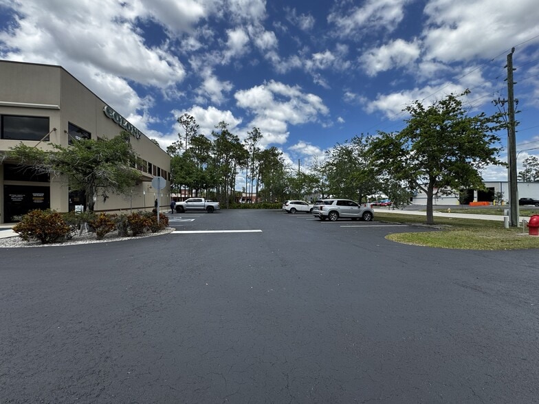 12290 Crystal Commerce Loop, Fort Myers, FL for lease - Building Photo - Image 2 of 3