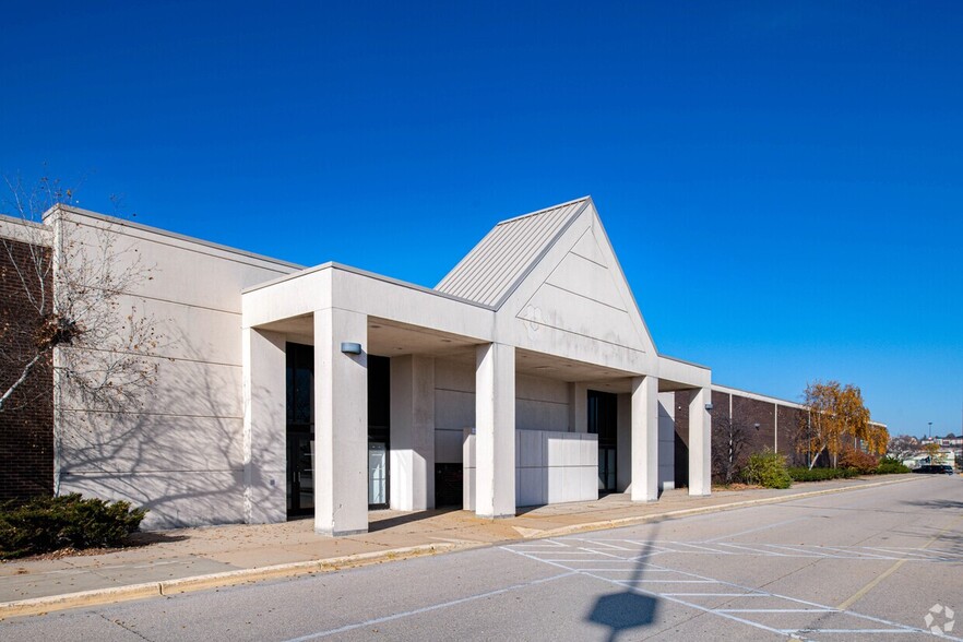 53 East Towne Mall, Madison, WI à vendre - Photo du bâtiment - Image 1 de 1