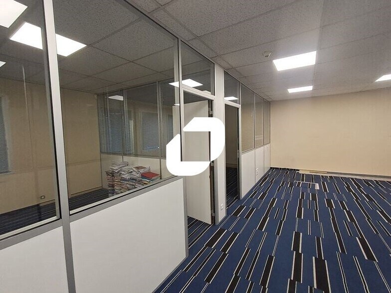 Bureau dans Nanterre à louer - Photo intérieure - Image 3 de 13