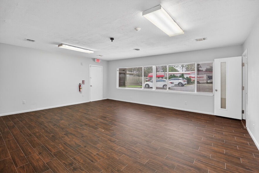 5109 E 5th St, Katy, TX for lease - Interior Photo - Image 3 of 32