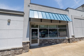 4706-4722 NE Vivion Rd, Kansas City, MO for lease Interior Photo- Image 1 of 7